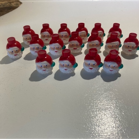 Vintage Plastic Blow Mold Christmas Santa Heads 17 Mini Light Bulb Covers - Picture 1 of 6